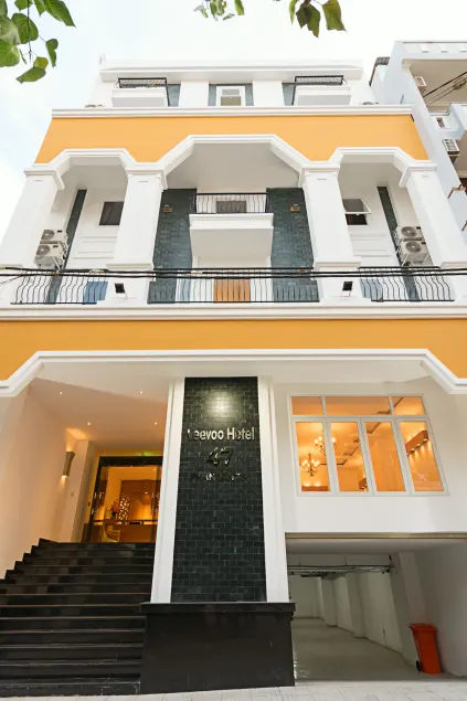 VeeVoo Hotel - Image 1
