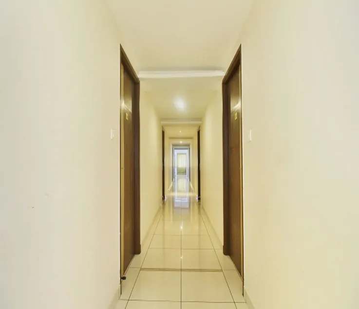 Ranas Residency - Interior entrance