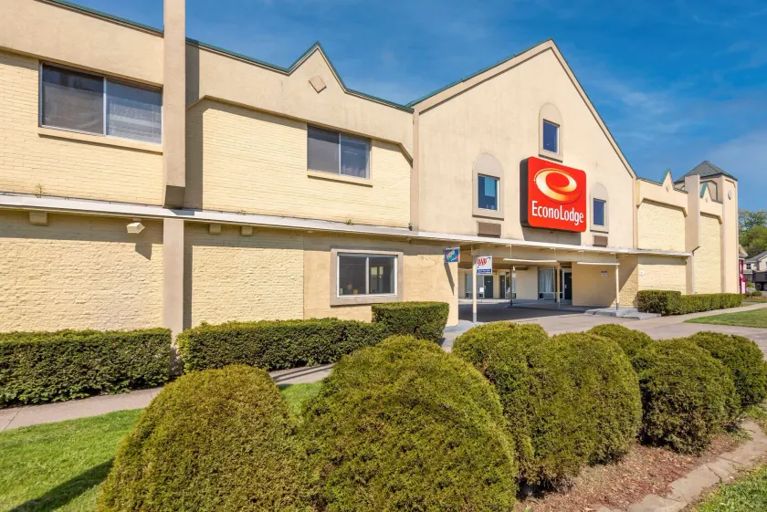 Econo Lodge Cortland Downtown - Image 1