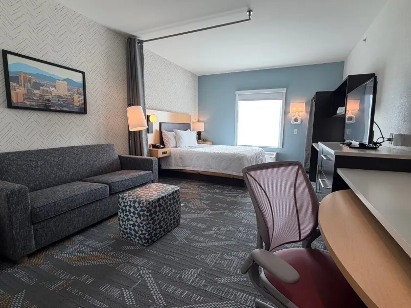 Home2 Suites by Hilton El Paso Airport, TX - Image 1