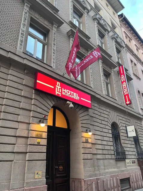 TL Hotel Budapest - Image 1
