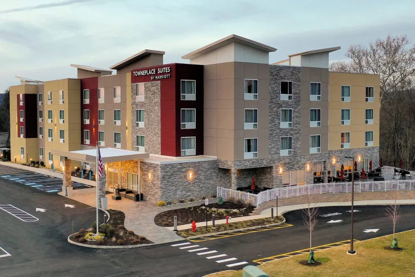 TownePlace Suites by Marriott Clinton - Image 1