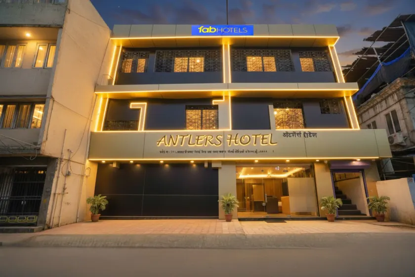ANTLERS HOTEL Near Borivali Railway Station - Image 1