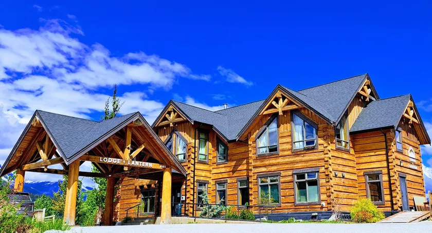 Lodge and Lantern - Image 1
