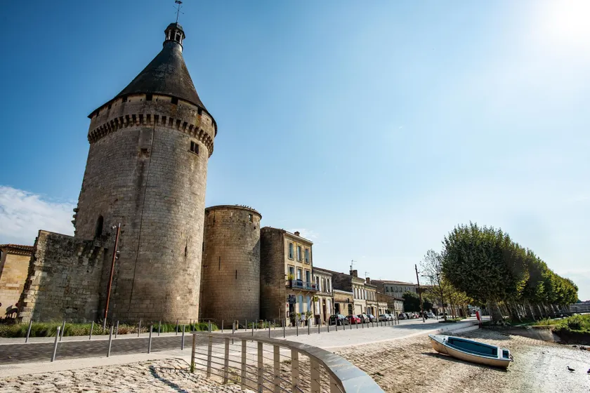 Logis Hôtel de la Tour Libourne - Image 1