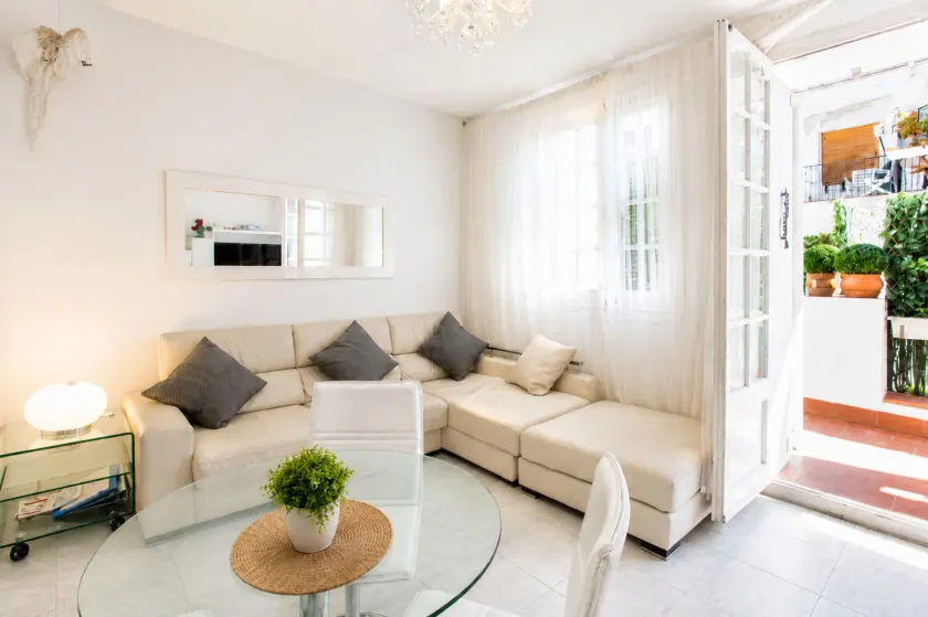 Le Blanc Apart - Image 1