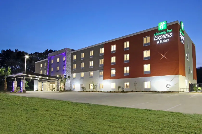 Holiday Inn Express & Suites Columbus North by IHG - Image 1