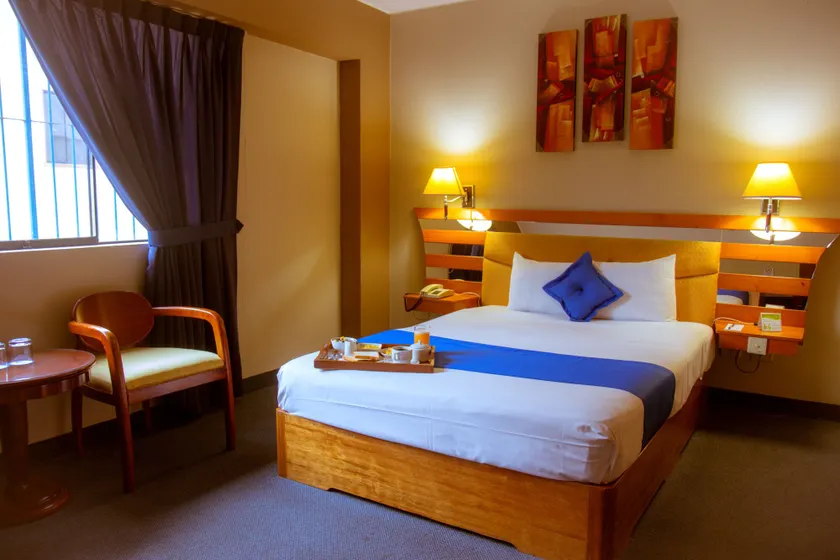 Blue Star Hotel - Image 1