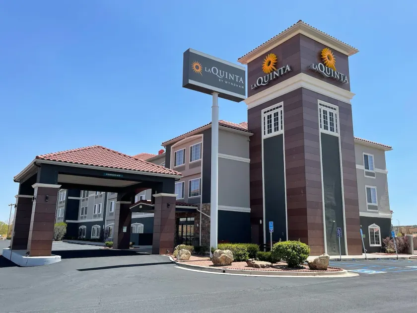 La Quinta by Wyndham Gallup - Image 1