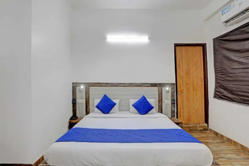 Greater noida stay - Room