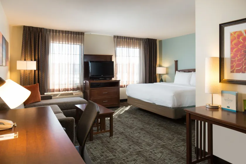 Staybridge Suites Toledo/Maumee by IHG - Room