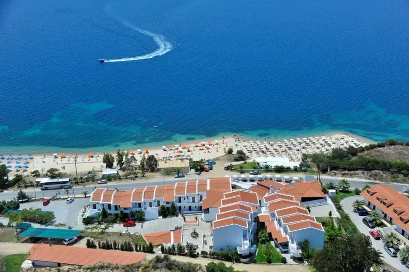 Hotel Akti Ouranoupoli Beach Resort - Image 1