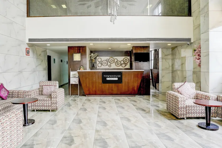 Townhouse Anand Formerly Hotel The Maison - Lobby