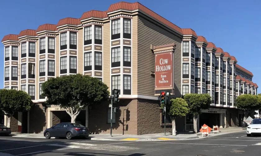 Cow Hollow Inn and Suites - Image 1