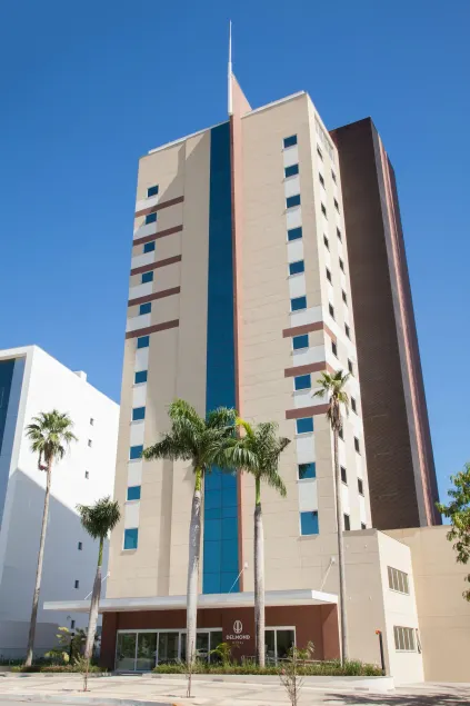 Delmond Hotel - Image 1