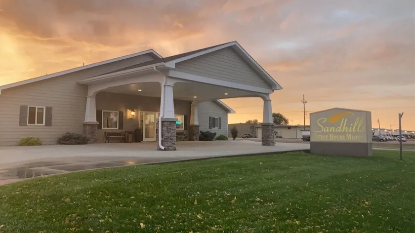 Sandhills Guest House Motel - Image 1