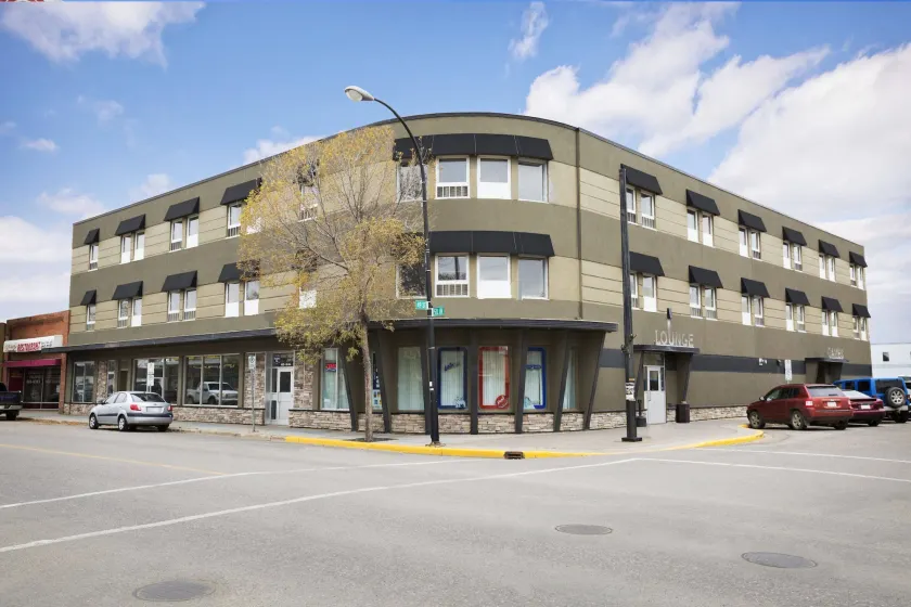 Central Suite Hotel - Image 1