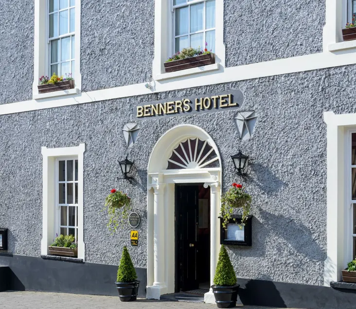 Dingle Benners Hotel - Image 1