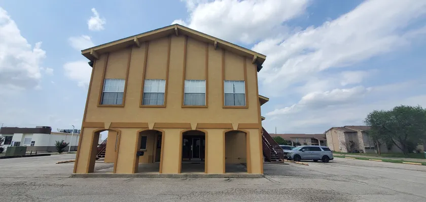 Antlers Inn - Image 1