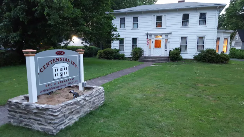 Centennial Inn Bed & Breakfast - Image 1