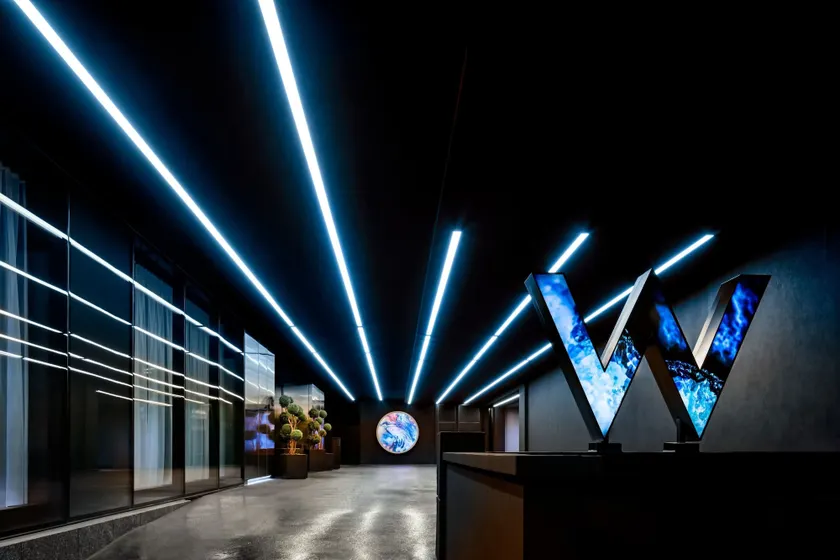 W Toronto - Image 1