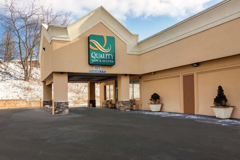 Quality Inn & Suites Indiana South - Image 1