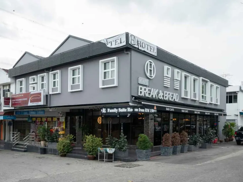 HP Hope Hotel - Image 1