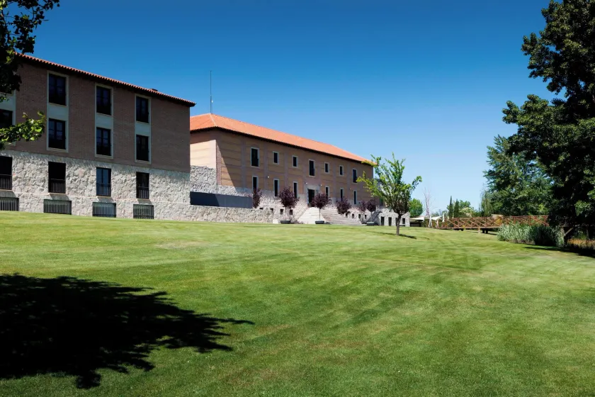 AC Hotel Palacio de Santa Ana by Marriott - Image 1