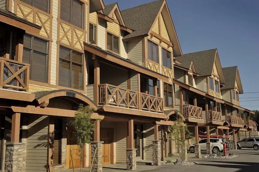 Sullivan Stone Lodge by Rocky Now - Image 1