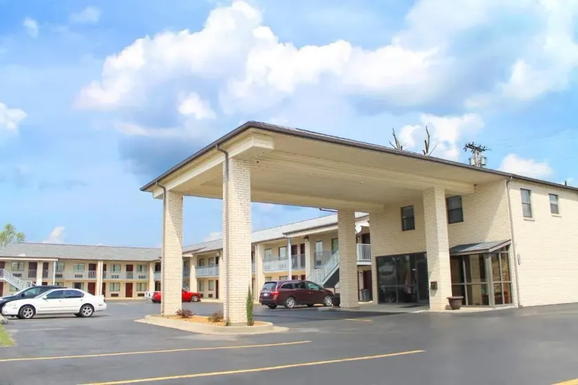 American Inn - Paducah - Image 1