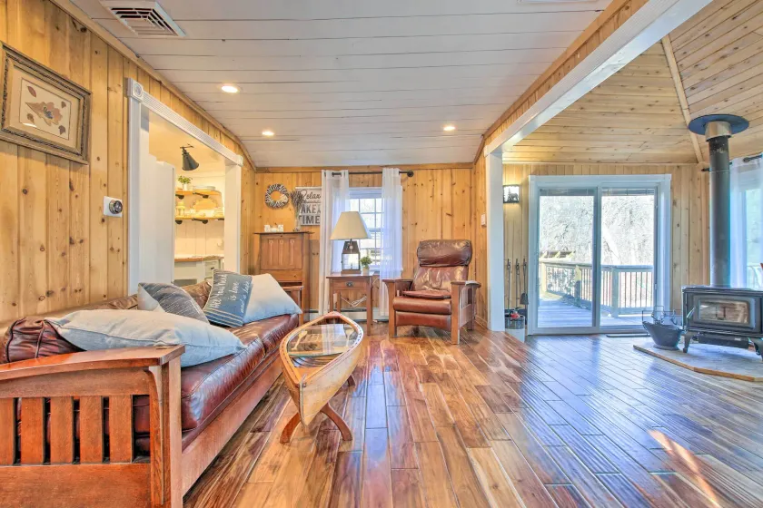 Cozy Lakefront Cottage w/ Fire Pit, Grill & Views! - Image 1