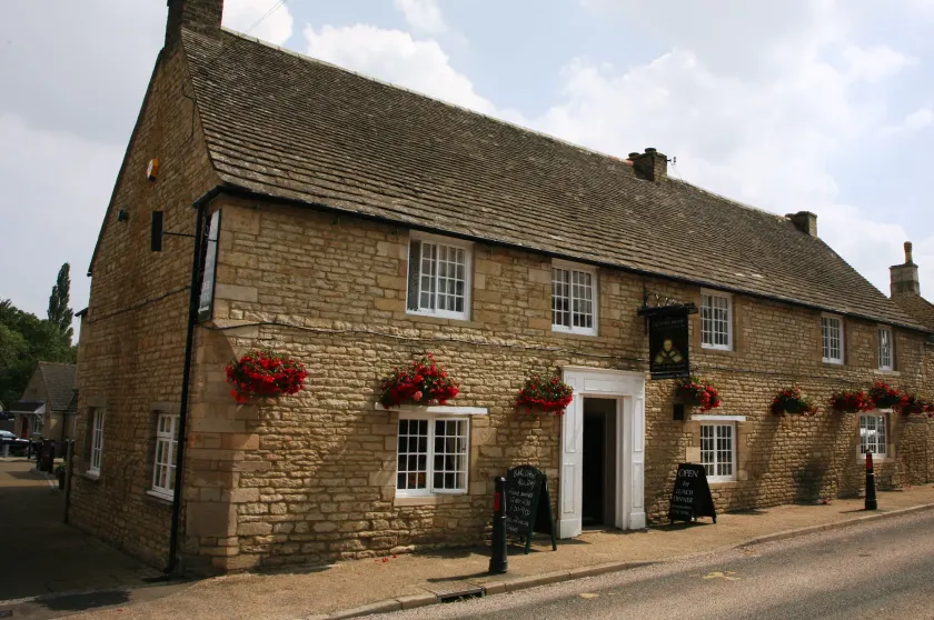Queen's Head Inn - Image 1