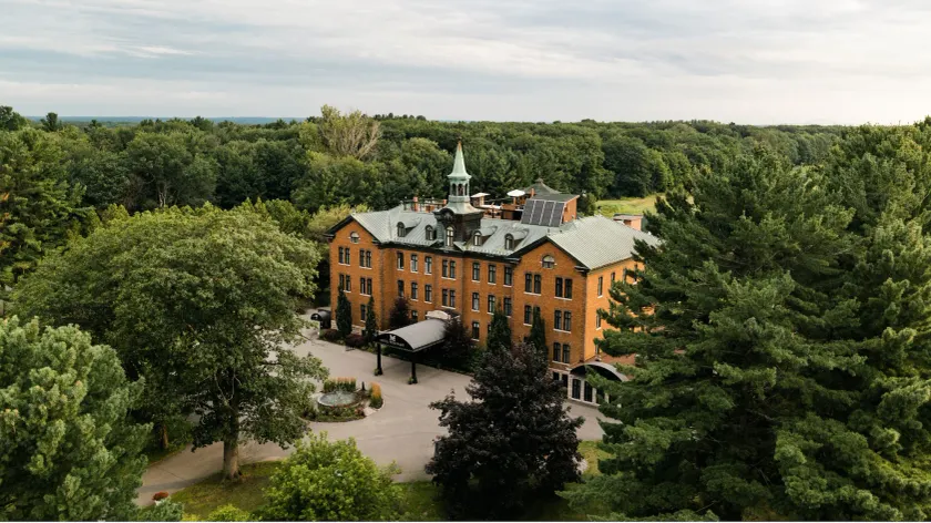 Hotel Montfort - Image 1