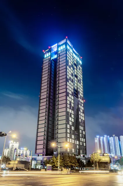 J One Hotel Cheongju - Image 1