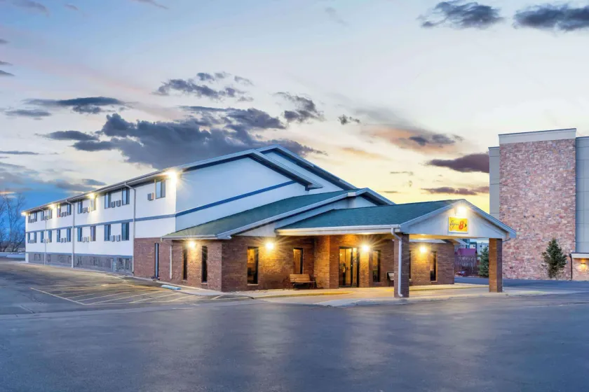 Super 8 by Wyndham Cheyenne WY - Image 1