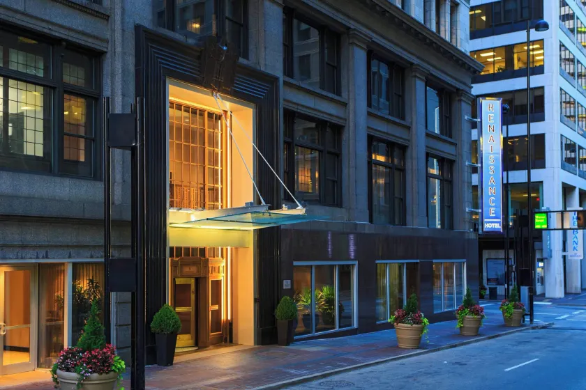 Renaissance Cincinnati Downtown Hotel - Image 1