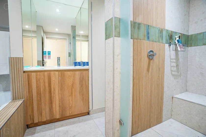 Lagoon Beach Hotel & Spa - Image 1