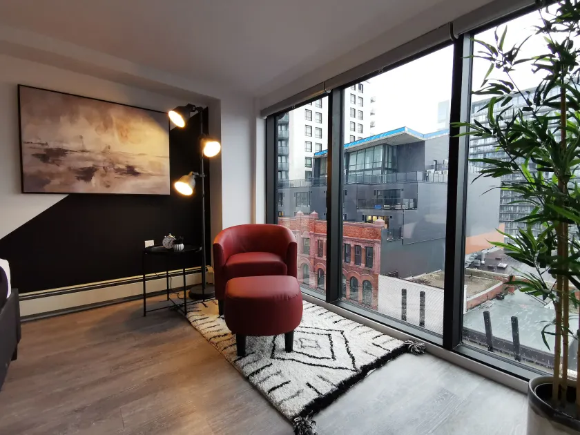 Cameo Hotel and Suites - Image 1