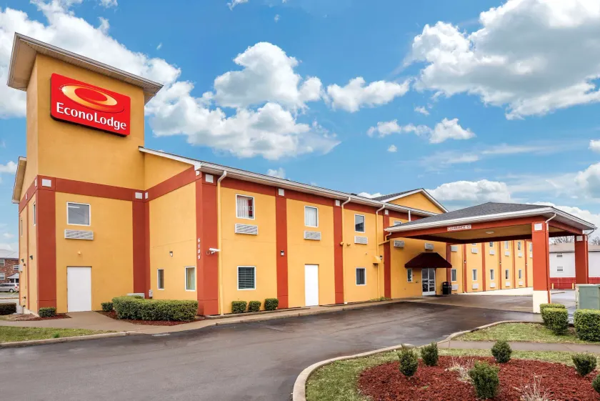 Econo Lodge Louisville Airport - Image 1