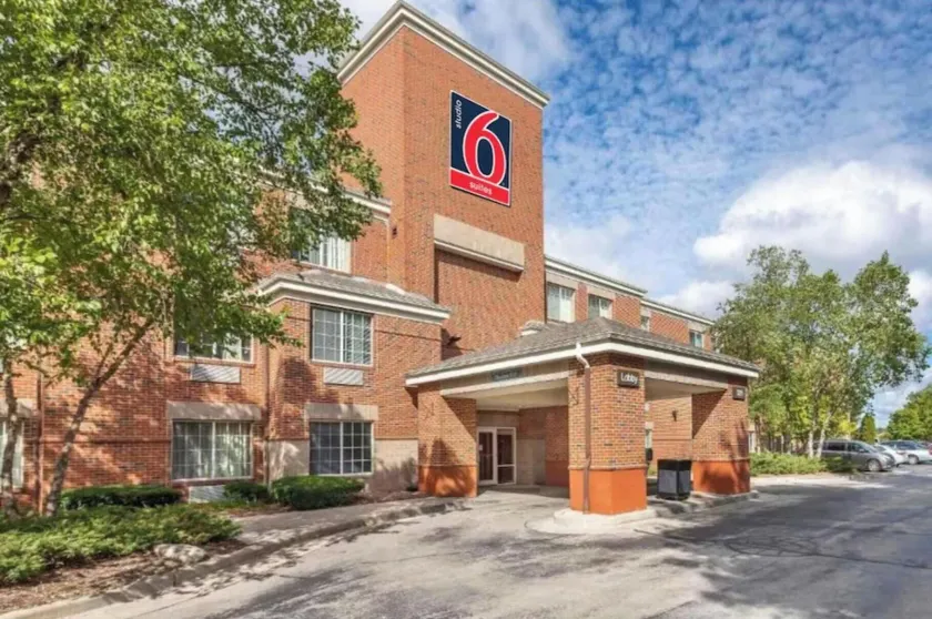 Studio 6 Extended Stay Milwaukee Brookfield WI - Image 1