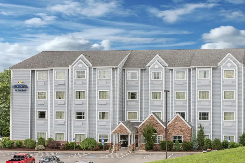 Microtel Inn & Suites by Wyndham Waynesburg - Image 1