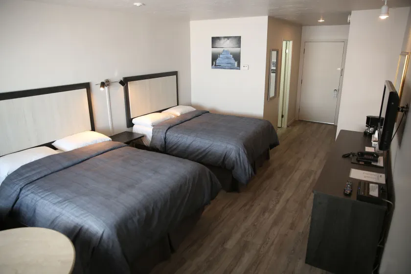 Motel Castille - Image 1