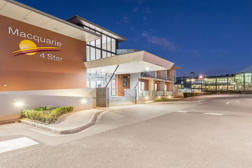 Macquarie 4 Star - Image 1