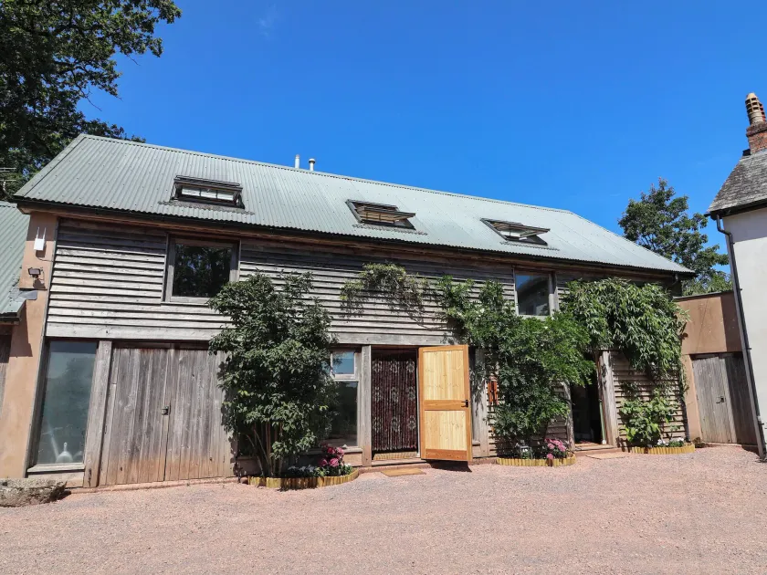 Captains Barn - Image 1