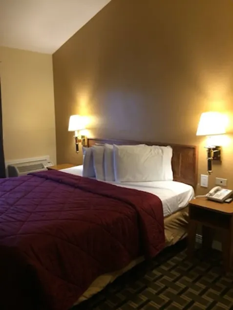 Pacific Best Inn - Image 1