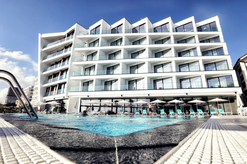 Luxury Premium Finese - Image 1