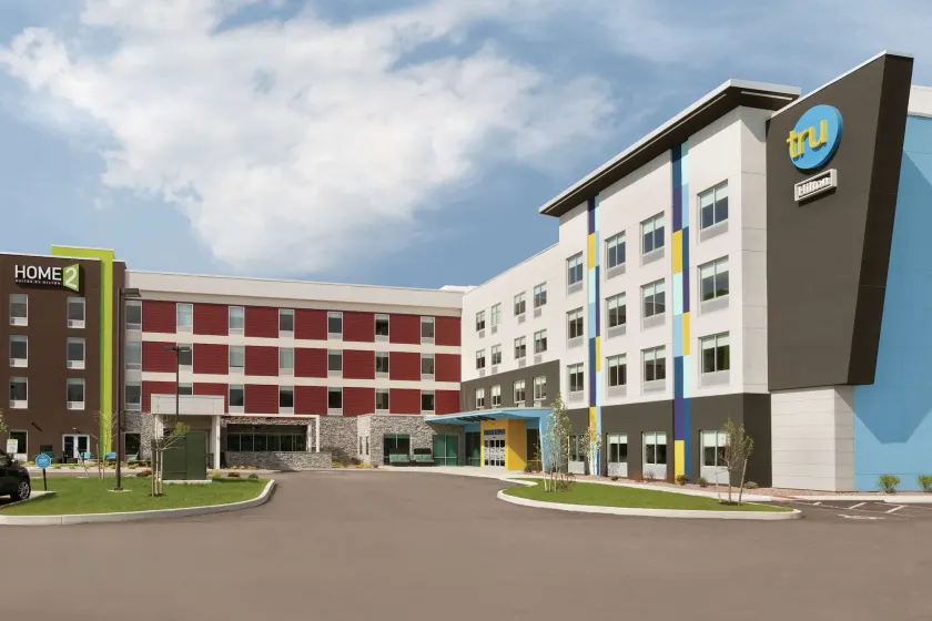 Tru by Hilton Williamsville Buffalo Airport - Image 1