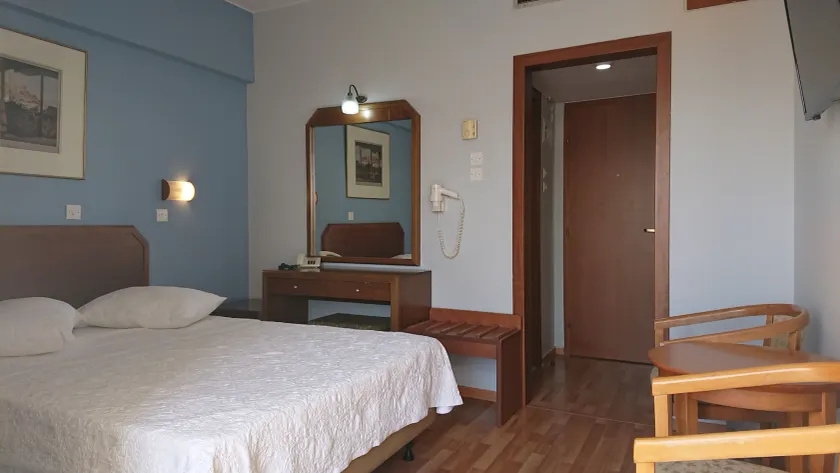 Economy Hotel - Image 1
