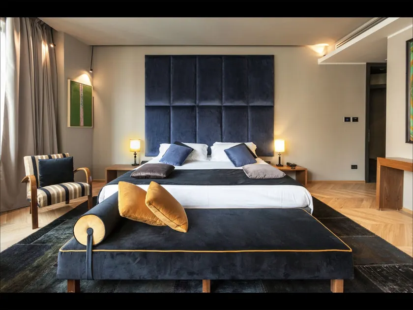 Triviho Hotel - Image 1