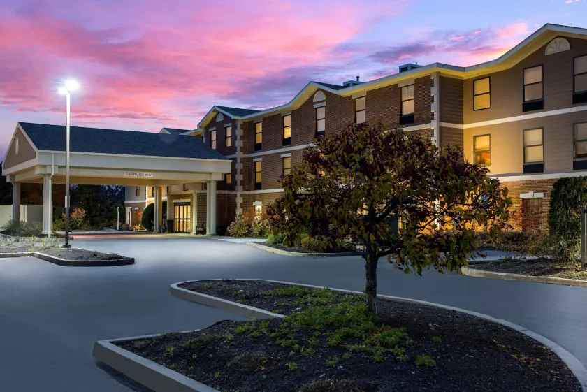 Hampton Inn & Suites by Hilton Petoskey - Image 1